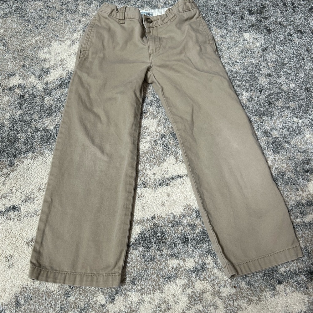Girls khakis pants size 6.